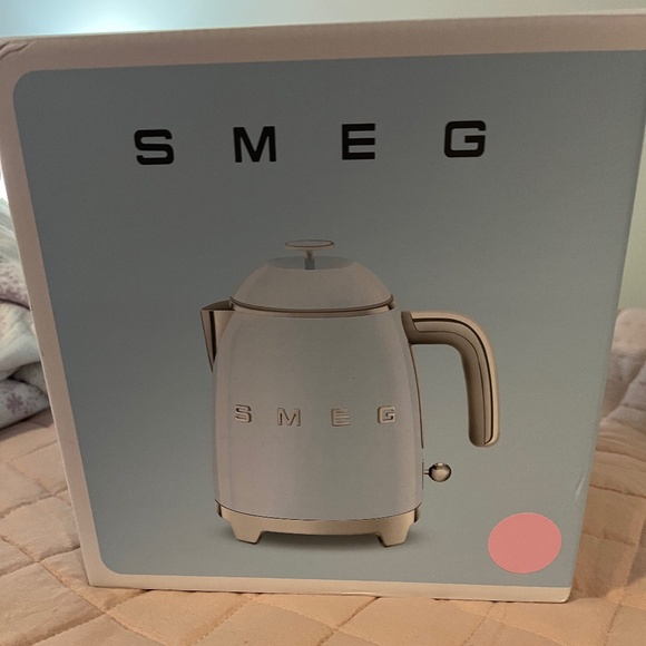 SMEGtea kettle